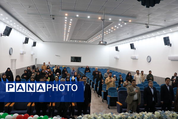 بدرقه کاروان دانش‌آموزان دختر بوشهر به سفر معنوی عمره