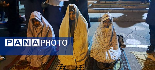 همدلی و معنویت در مراسم افطاری مدرسه حسین‌علی بابایی تهران