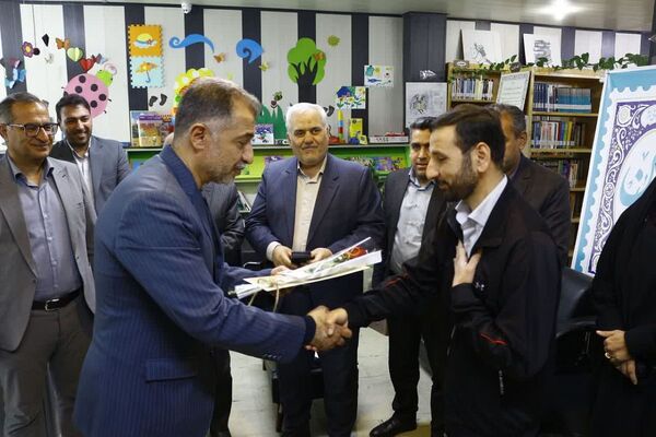 بازدید نماینده مجلس از آموزش‌وپرورش فیروزکوه و دیدار با کتابداران