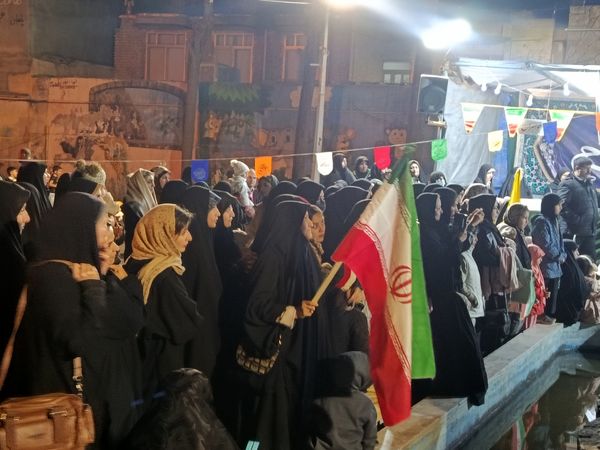 گلبانک الله اکبر در پارک‌کودک خیابان امام شهرستان کاشمر 