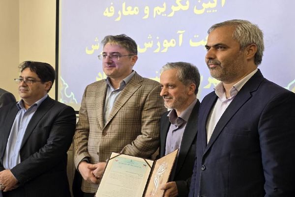 فصل تازه خدمت‌رسانی؛ مهدی ذبیحی بر سکوی مدیریت آموزش و پرورش گناباد