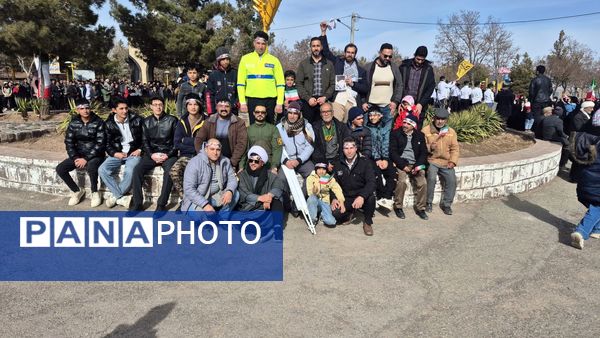 حضور پرشور مردم روستای اسد آباد در راهپیمایی ۲۲ بهمن