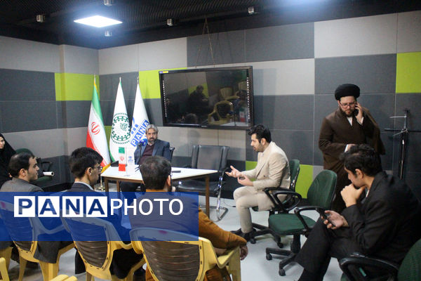 نشست صمیمی «محمد عکاف» با مدیران روابط عمومی نواحی آموزش و پرورش قم