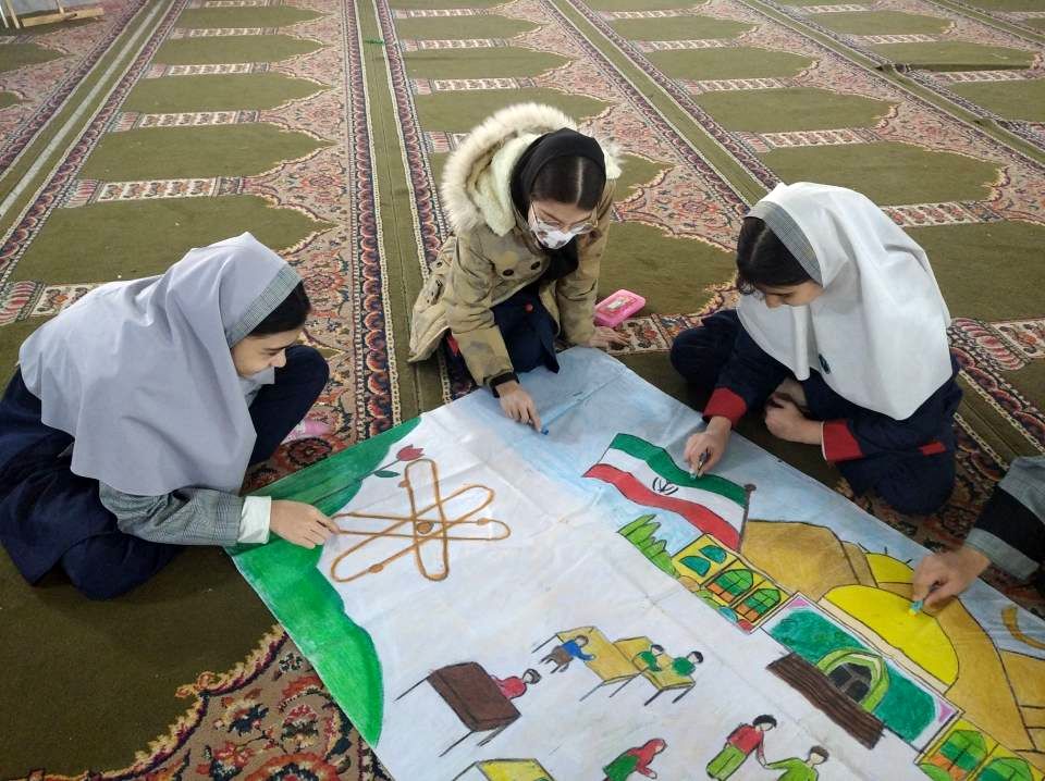 رونمایی از  تابلوی اتحاد دانش‌آموزی در دبستان آزادی