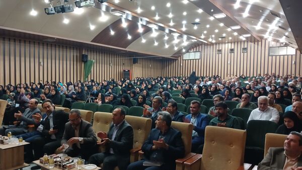 نشست معاون متوسطه وزارت آموزش و پرورش با مدیران مدارس متوسطه استان البرز 
