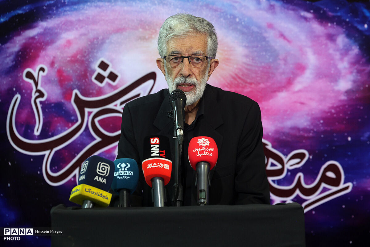 حدادعادل: رهبر شهید گفته بودند ترجیح می‌دهند پس از پایان ریاست‌جمهوری وزیر آموزش و پرورش شوند/ ایشان تا پایان عمر شریف‌شان از انحلال امور تربیتی در وزارت آموزش و پرورش تلخکام بودند