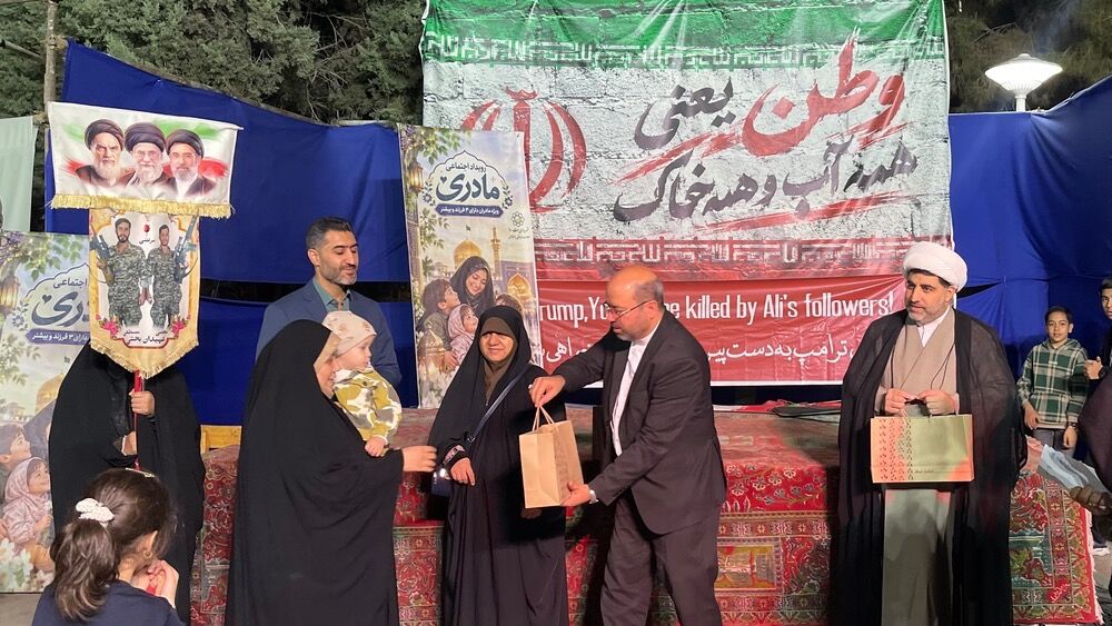 تجلیل از مادران پرمهر و پرستاران فداکار در رویداد اجتماعی «مادری»