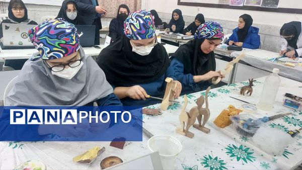 برگزاری جشنواره ماها(مدرسه آرمانی،هنر آسمانی) در هنرستان محمودیه بجنورد