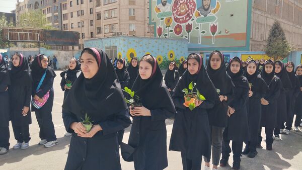 برگزاری «جشن جوانه‌ها» در مدرسه شهدای شهرداری ناحیه ۲ کرج