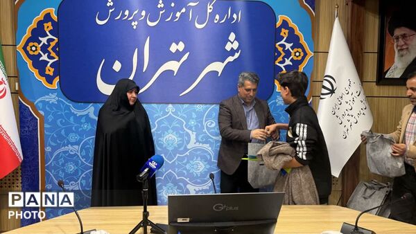 تقدیر از دانش‌آموزخبرنگاران، نمایندگان مجلس و مجامع دانش‌آموزی در نشست گفت‌وگوی بین‌نسلی تهران