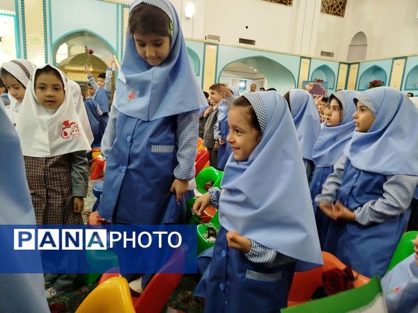 شادی و رنگ در جشن شکوفه‌ها در حرم امام رضا (ع)