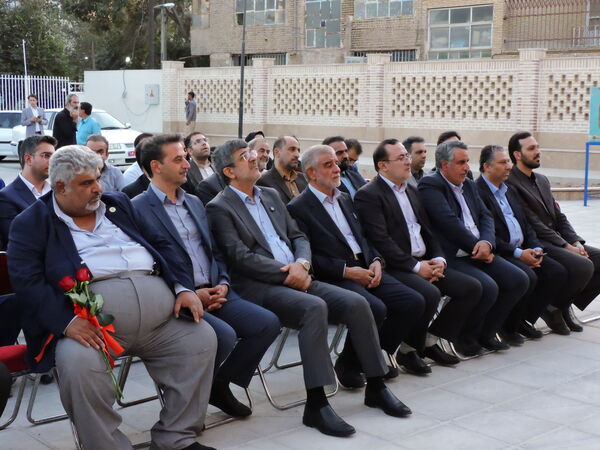 افتتاح هنرستان نساجی شهید ابراهیمی در یزد
