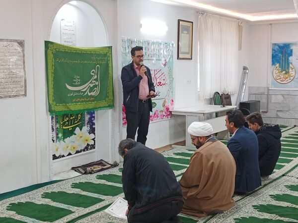 تجلیل از اعضای فعال بسیج دبیرستان نمونه آیت‌الله خامنه‌ای کاشمر