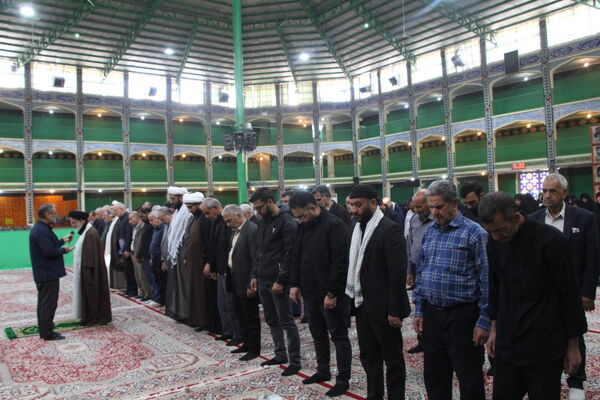 اقامه نماز باران در حسنیه محمود‌آباد یزد