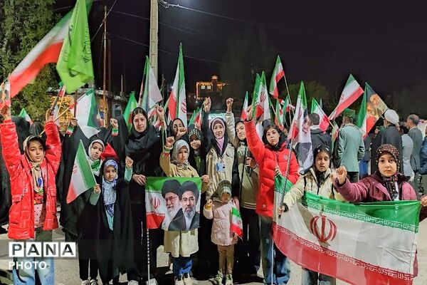 جهاد حضور در خیابان ادامه دارد