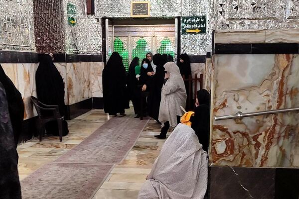 حضور دانش‌آموزان و فرهنگیان ناحیه دو شهرری در نماز جمعه 