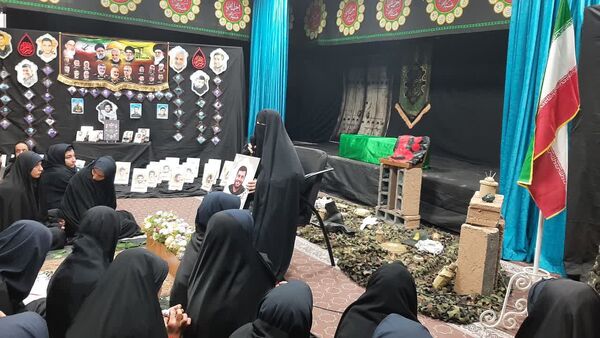 روایتگری مادر شهید مدافع امنیت «حسن مختارزاده» در جمع دانش‌آموزان
