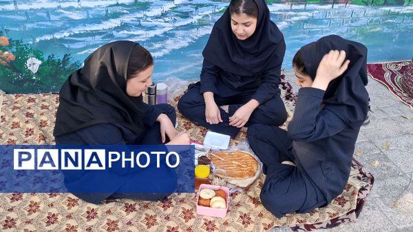 پیشتازان سلامت و نشاط در اردوی دبیرستان شهید مدرس 