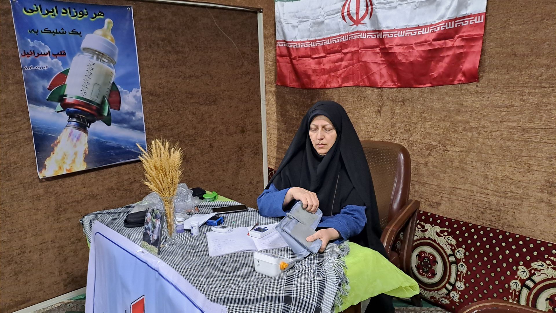 میز خدمت در هفته سلامت وجمعیت به یاد شهدای خدمت