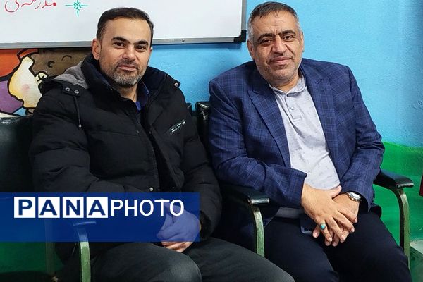 گردهمایی انجمن شعر و ادب فرهنگیان در دبستان طالقانی ناحیه دو شهرری 