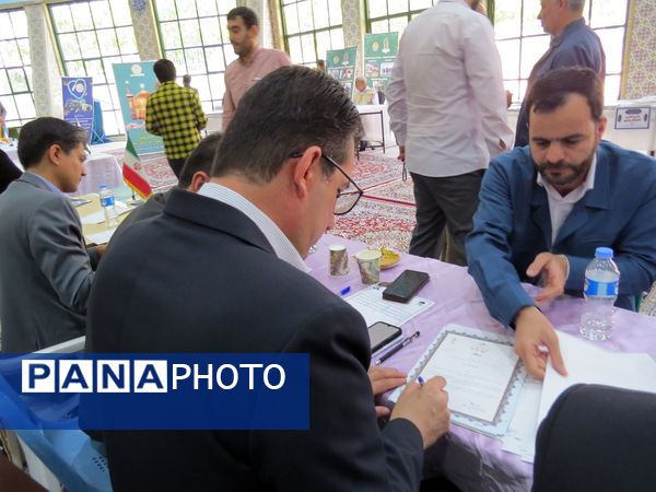 برپایی میز خدمت اداره‌کل آموزش پرورش استان در مصلی بجنورد 