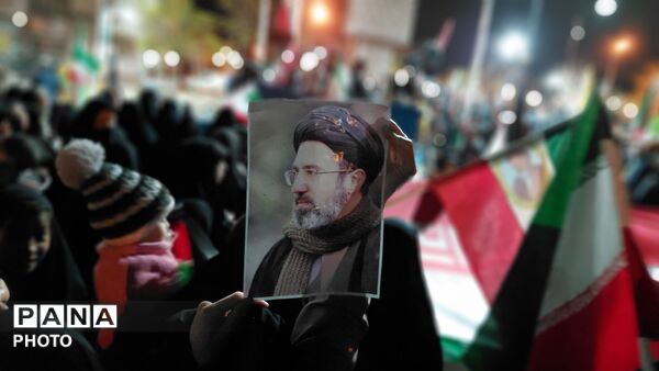 طنین «الله اکبر» در فتح‌آباد، آینه‌ی بیعت با رهبر شد