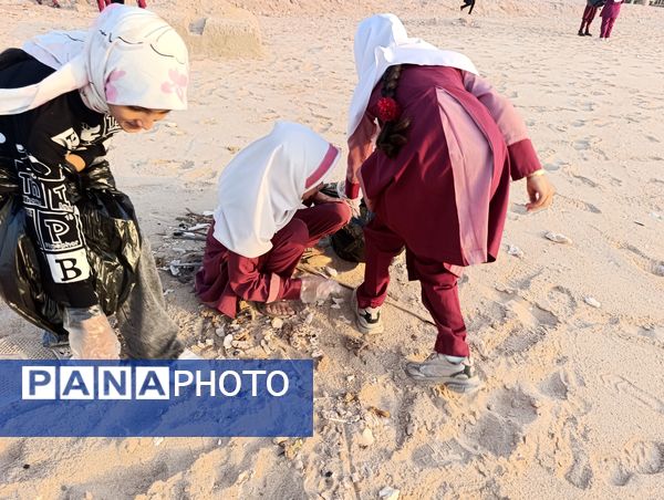 پاکسازی ساحل زیبای بوموسی توسط دانش‌‌‌آموزان 