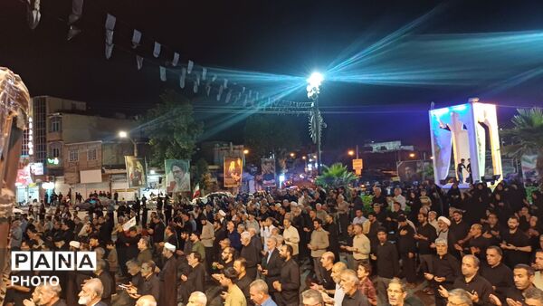 شکوه صدوبیست شب مقاومت مردم کوهدشت در میدان امام خمینی (ره)