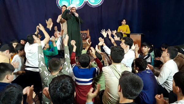 مسابقات جذاب در شب اول از اعتکاف دانش‌آموزی در بهشت نیشابور