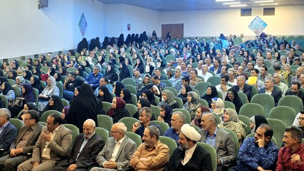 همایش تجلیل از فرهنگیان بازنشسته ناحیه۴ اصفهان در اردوگاه شهید بهشتی اصفهان