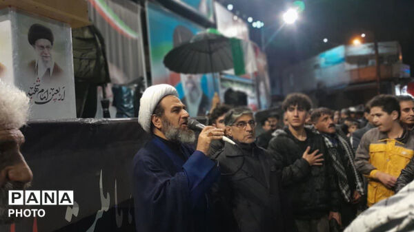 قیام مردم انقلابی کوهدشت زیر بارش الهی