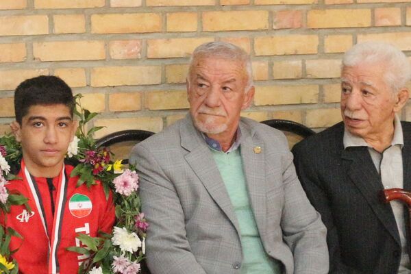 تجلیل از قهرمان مسابقات کشتی غرب آسیا