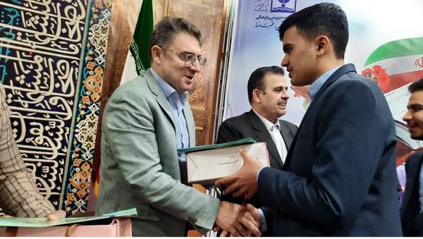نشست صمیمی هم‌افزایی مربیان قرآنی استان خراسان رضوی