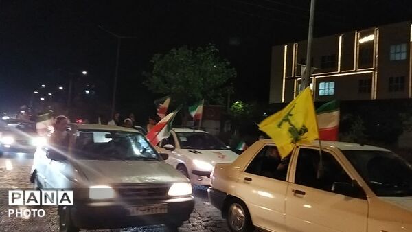 پرچم های ایران و حزب الله  بر فراز شهر نیشابور 