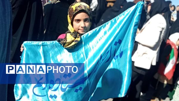 حضور پرشور مردم یاسوج در راهپیمایی ۲۲ بهمن