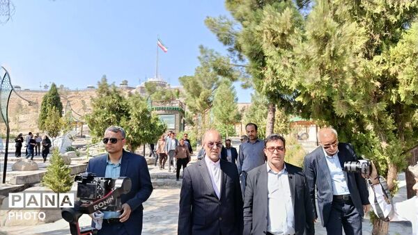 آیین کلنگ زنی خیابان «غذا» در بزرگترین مجموعه گردشگری منطقه ترشیز 