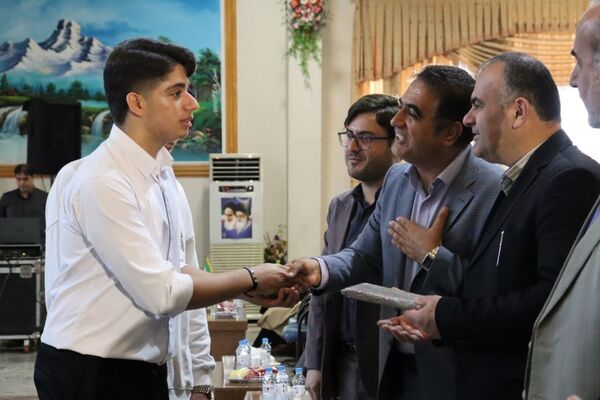 تجلیل از برگزیدگان جشنواره‌های فرهنگی و هنری دانش‌آموزان مازندران