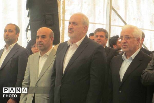 افتتاح نیروگاه خورشیدی ۷۲ مگاواتی قاسم خان اسفراین با حضور وزیر نیرو