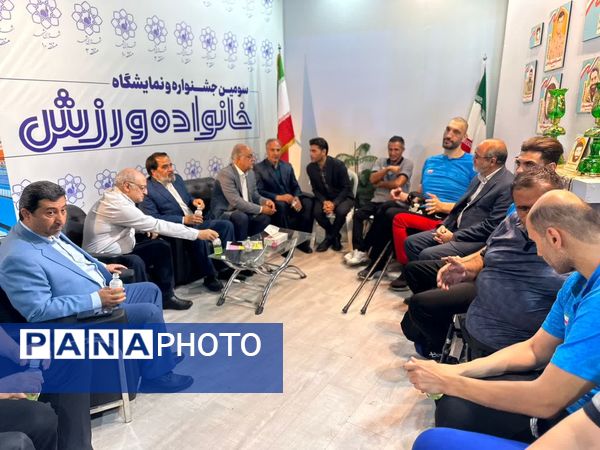 فعالیت غرفه منطقه ۱۰ شهرداری مشهد مقدس در جشنواره خانواده ورزش 