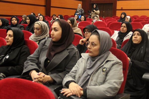 نشست روسای انجمن اولیاء و مربیان مدارس بهارستان‌دو