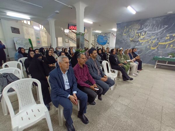 اولین مجمع انجمن اولیا و مربیان در دبیرستان غیردولتی سما ۴