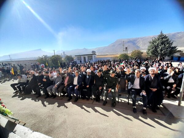 آنان که گمنامند زهرایی تبارند