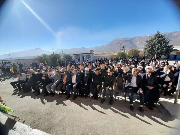 آنان که گمنامند زهرایی تبارند