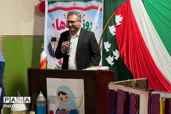 نواخته شدن زنگ غنچه ها در کودکستان ملورین ناحیه دو شهرری 