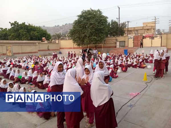 جشن «هفته سلامت روان» در مدرسه شهید سمیه میناب