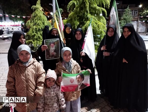 ایستادگی مردم در برابر جنایات آمریکا و اسرائیل