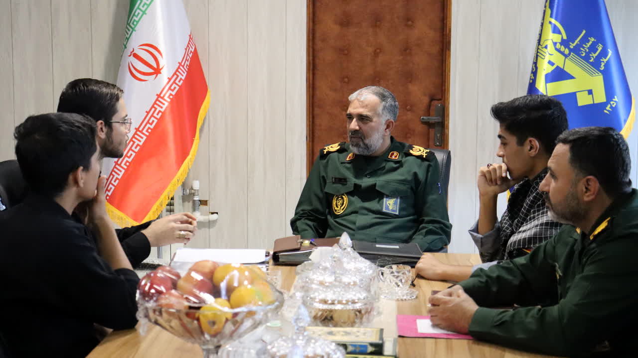 دیدار نماینده دانش‌آموزان گلستان با فرمانده سپاه نینوا استان گلستان