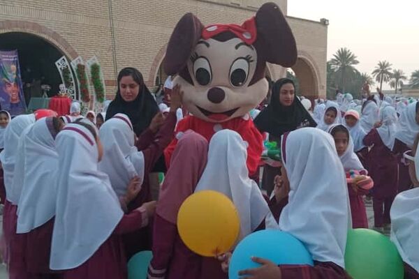 جشن «هفته سلامت روان» در مدرسه شهید سمیه میناب