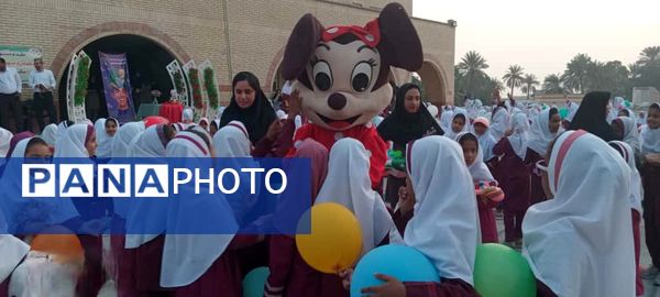 جشن «هفته سلامت روان» در مدرسه شهید سمیه میناب