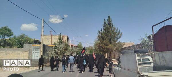 قدم هایی که در دهستان نصرآباد با عشق برداشته می‌شوند